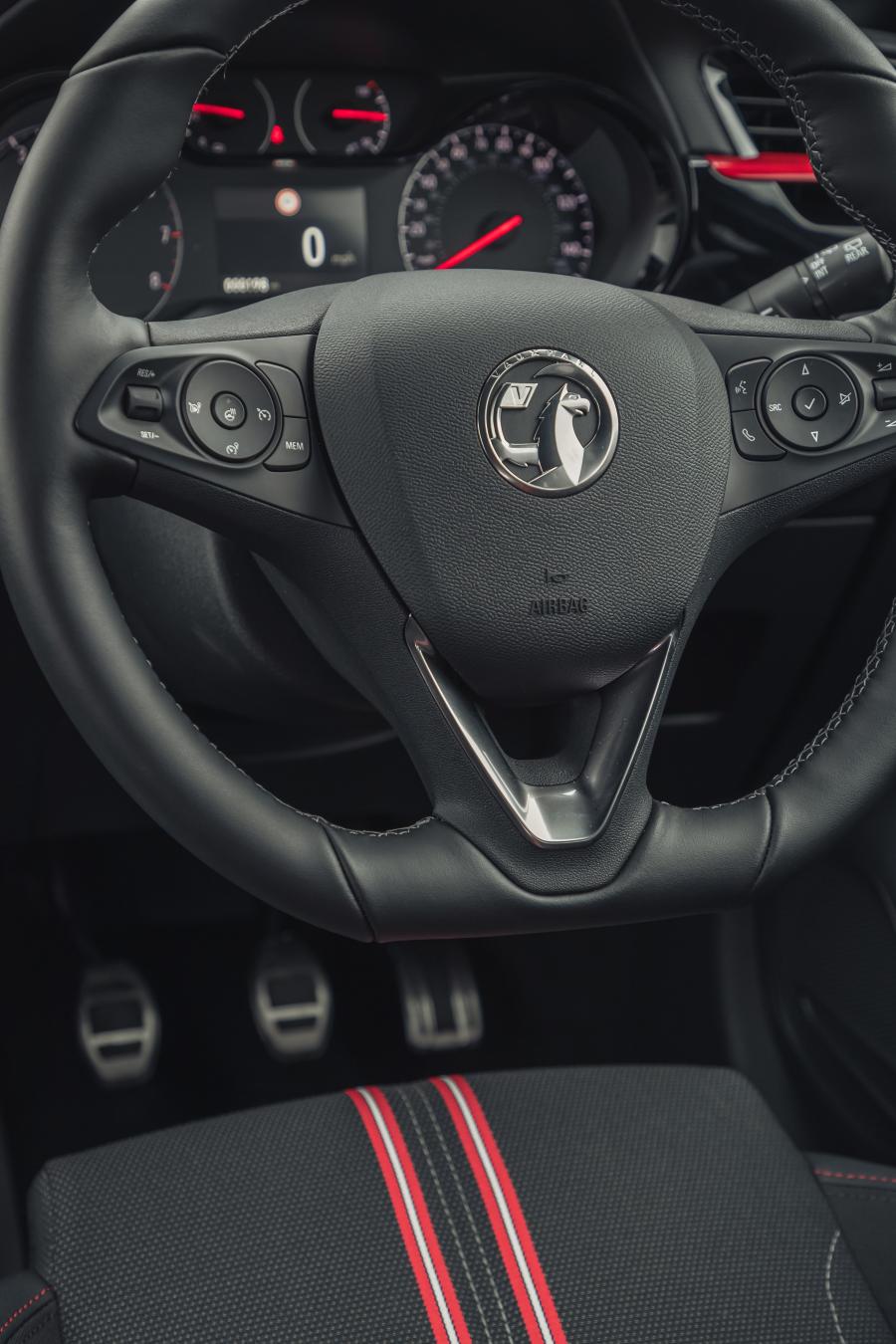 Панель приборов Vauxhall Corsa SRi (F) 2019 года  (фото 67 из 80)